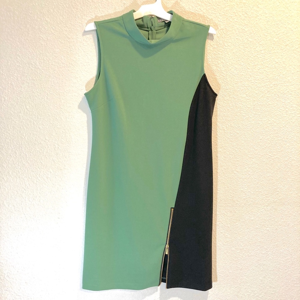Sharagano Mock Neck Colorblock Dress. - Picture 7 of 8